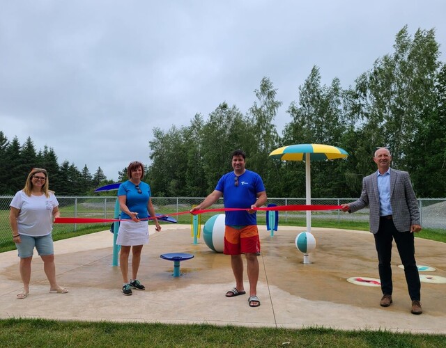 Jeux d'eau au parc de Robertsonville: Un premier point d'eau dans ce secteur