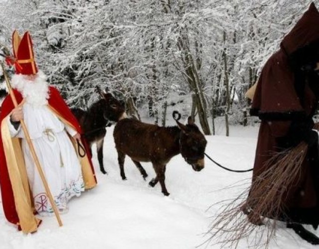 Un apéro de Noël avec le père Fouettard à Irlande