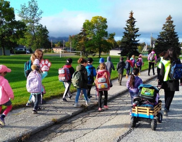 « TROTTIBUS » L'autobus qui marche!