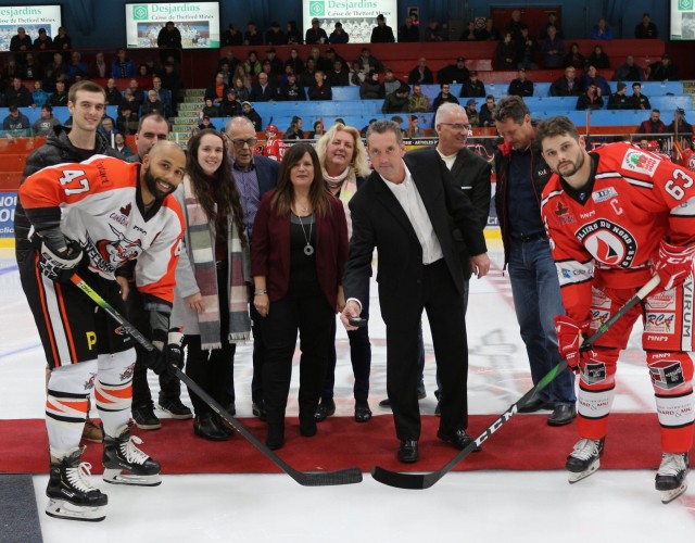 Retrait du chandail de Serge Poudrier à Thetford!