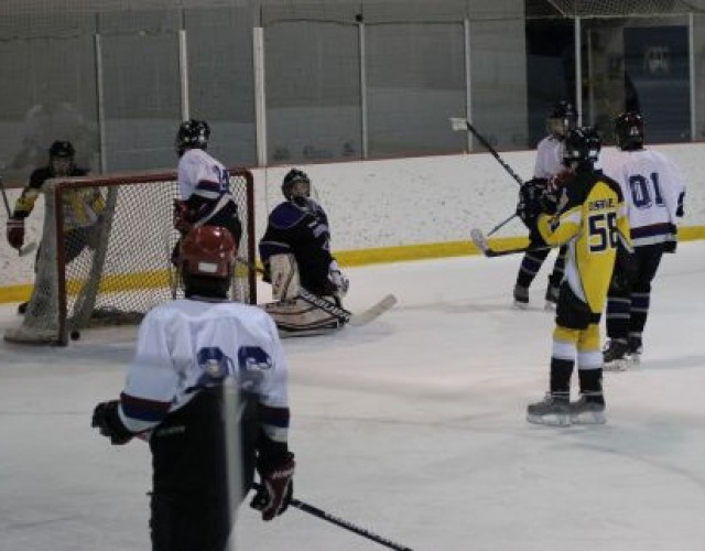 Hockey scolaire des Gaulois : L'équipe juvénile B divise son programme double