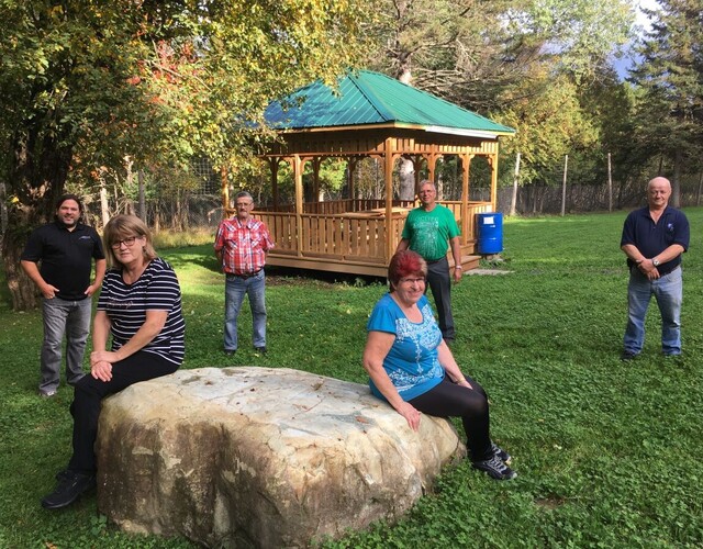 Adstock: Le Parc de cervidés se dote d'une aire de repos!