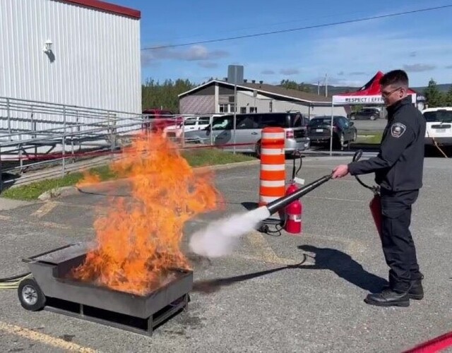 Portes ouvertes au Service de la sécurité incendie: Les pompiers vous accueillent à la caserne de Thetford