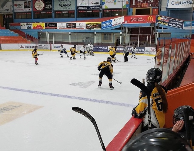 Hockey scolaire : Saison parfaite pour les Gaulois Juvénile «B»