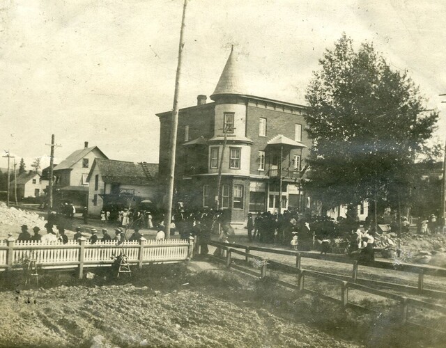 Publication d'un ouvrage sur l'histoire de la famille de Jos Roberge