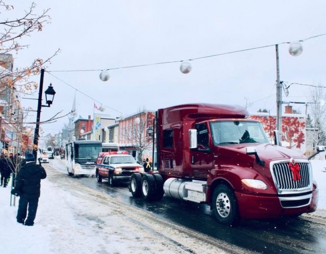 19e édition de la Balade de Noël : La grande arrivée du Père Noël au centre-ville