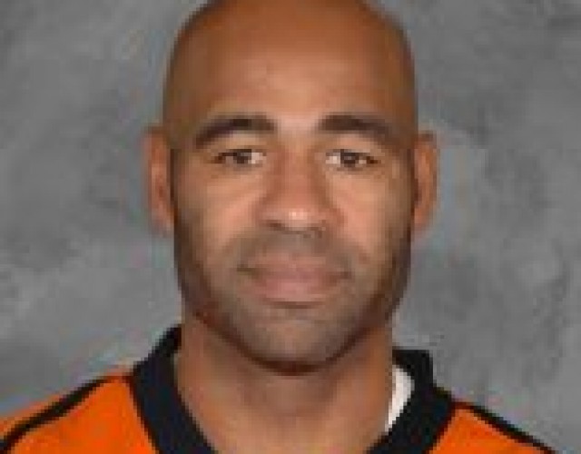 Donald Brashear avec l'Assurancia