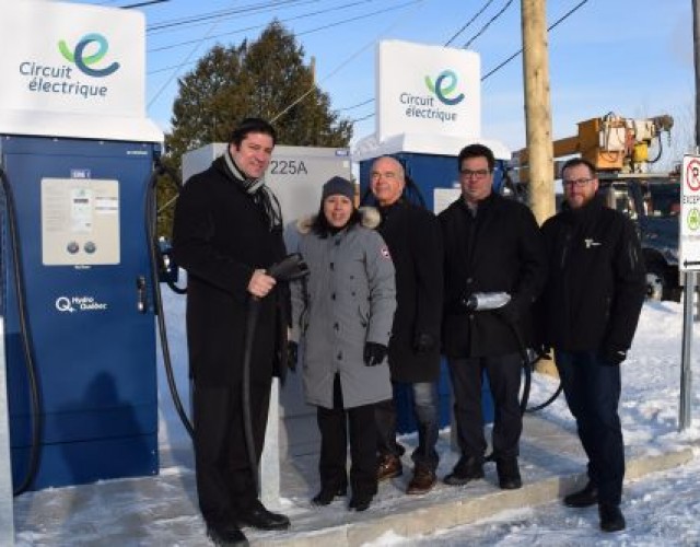 Nouveauté au centre-ville de Thetford : Deux bornes de recharge rapide pour véhicules électriques