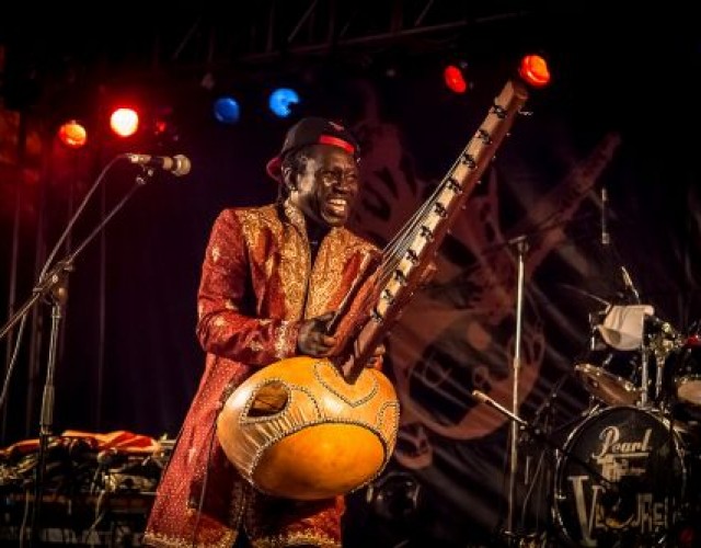 La musique africaine de Noumoucounda Cissoko au Cabaret des arts